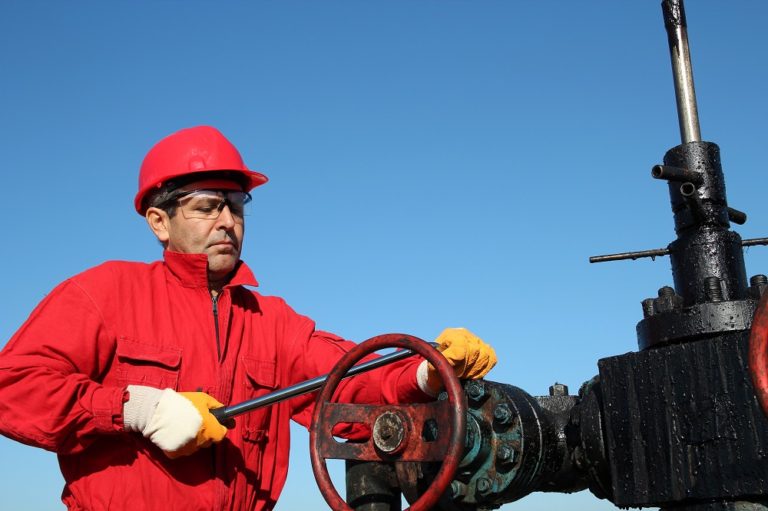 How to a Petroleum Technician